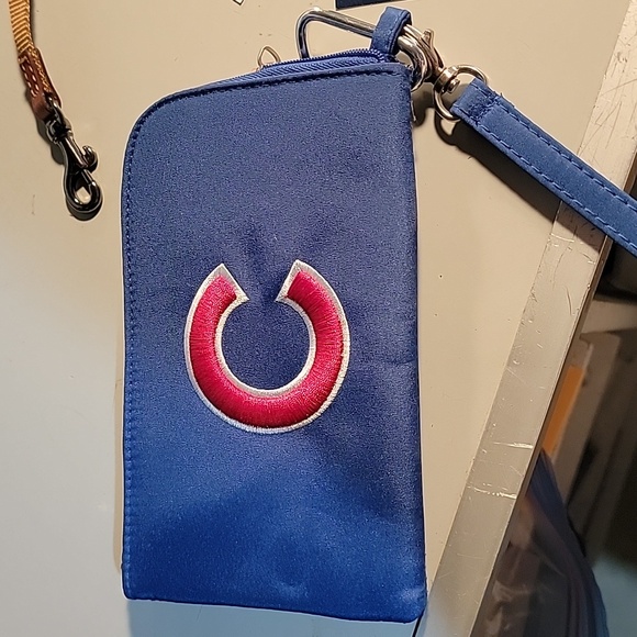 Dooney & Bourke Cubs Purse & Bonus Wristlet - Picture 4 of 4